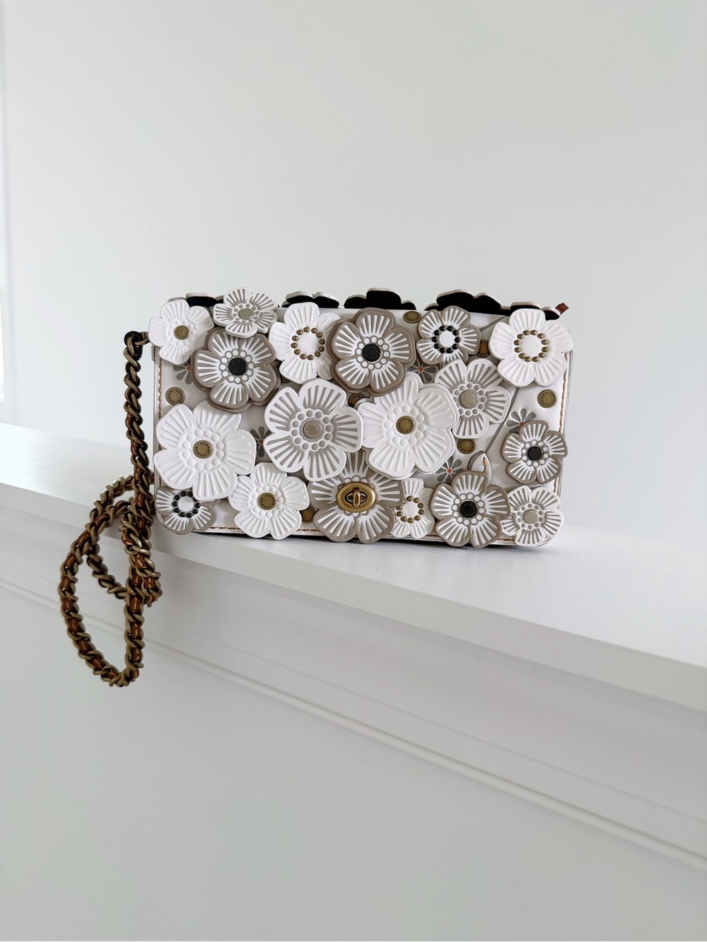 COACH 1941 Dinky 24 Linked Tea Rose Chalk Ivory Leather Crossbody ā Rare